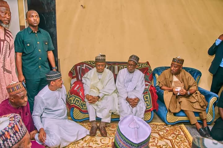 FARAR_ANIYA's tweet photo. Thank You @ubasanius
Our family is deeply touched by the kindness and compassion shown to us by His Excellency, the Governor of Kaduna State @ubasanius and his esteemed entourage for the condolence visit over the passing of our beloved sister, Aisha (Momi). 
Jazakallah 🙏🏼 https://t.co/3q3P5p1fuv