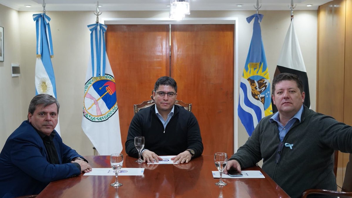 VAMOS A TERMINAR CON EL SISTEMA DE JUBILACIONES DE PRIVILEGIO DE MIEMBROS DEL TRIBUNAL SUPERIOR DE JUSTICIA

Como gobernador de la Provincia de Santa Cruz, quiero expresar con claridad nuestro compromiso con la equidad y la buena administración de los recursos públicos. Por eso,