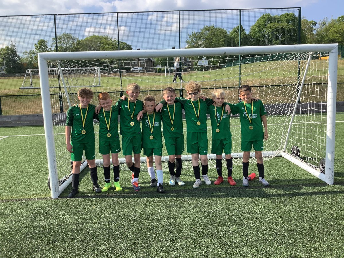 StPatricks_PE's tweet image. A brilliant afternoon at the PSC Boys Football Tournament @sjfdewsbury. 16 boys from UKS2 battled admirably in a tough completion ⚽️St Pats A came so incredibly close in the final finishing 2nd and St Pats B were fantastic and came 4th. Such a pleasure to accompany the boys!