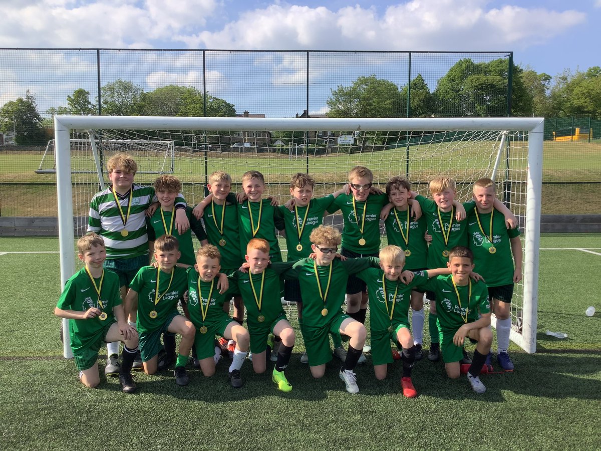 StPatricks_PE's tweet image. A brilliant afternoon at the PSC Boys Football Tournament @sjfdewsbury. 16 boys from UKS2 battled admirably in a tough completion ⚽️St Pats A came so incredibly close in the final finishing 2nd and St Pats B were fantastic and came 4th. Such a pleasure to accompany the boys!