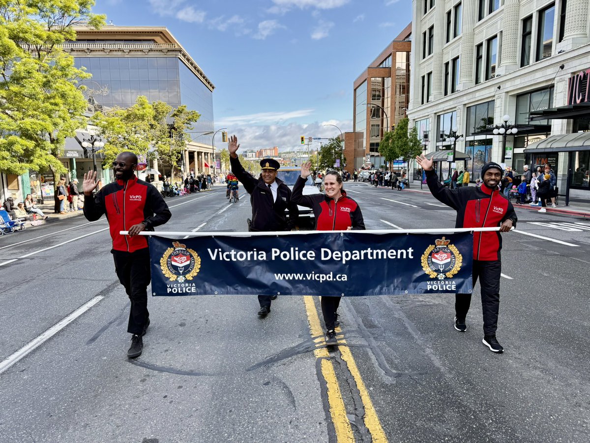 Del Manak (@chiefmanak) on Twitter photo Another great Victoria Day parade with large crowds & enthusiastic spectators both young and not so young. Great community spirit. <a href="/vicpdcanada/">Victoria Police</a> marched in the parade & officers were also deployed to keep everyone safe. A great family-friendly community event. Another great Victoria Day parade with large crowds & enthusiastic spectators both young and not so young. Great community spirit. <a href="/vicpdcanada/">Victoria Police</a> marched in the parade & officers were also deployed to keep everyone safe. A great family-friendly community event.