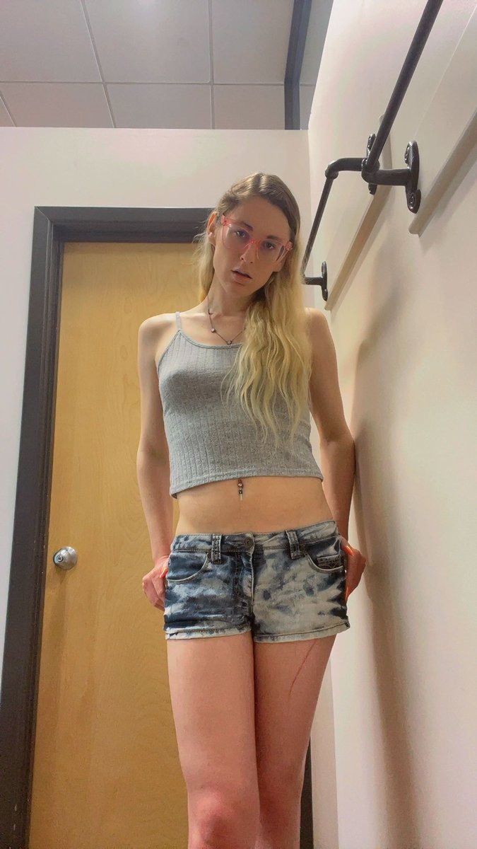 selling clothes to ur mom and grandma today, this outfit should be fine right?