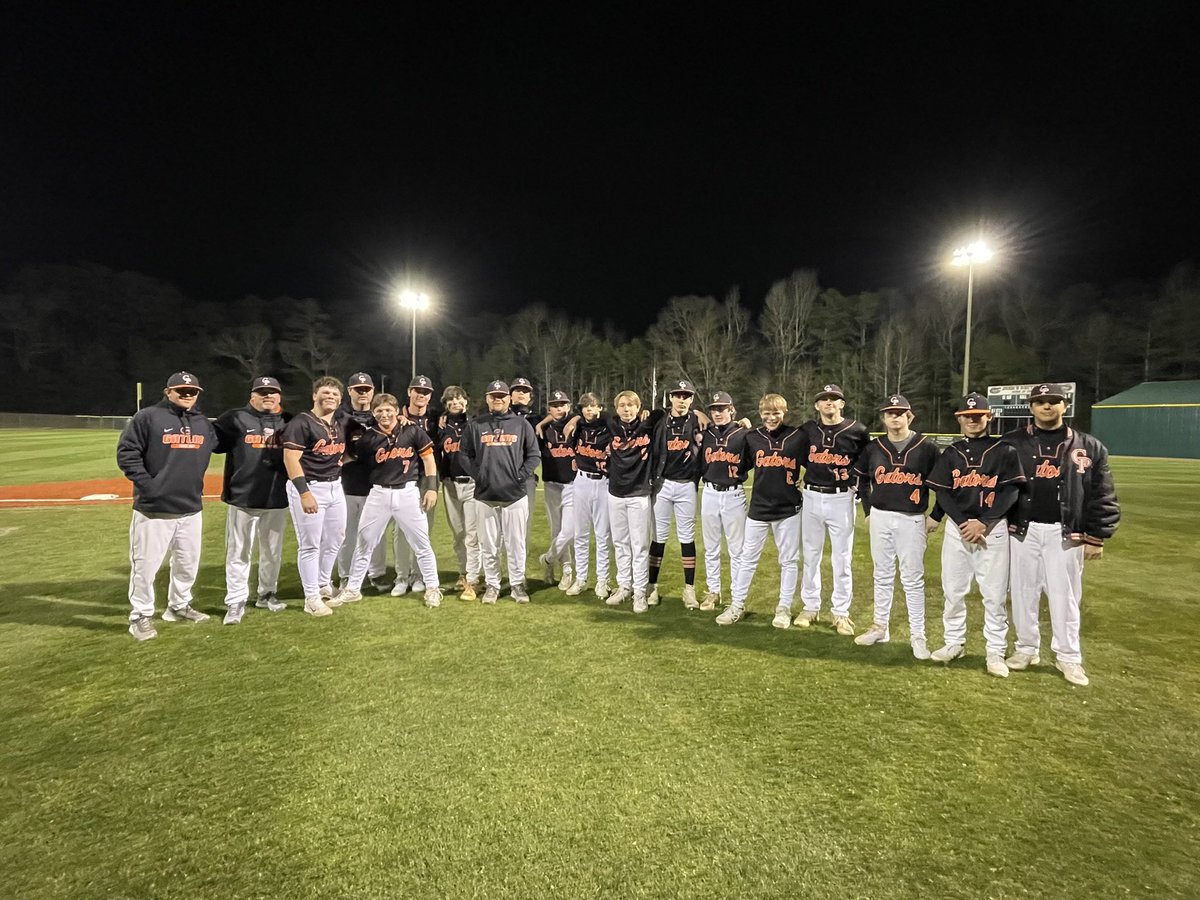 JohnAPowell17's tweet image. AISA Class AA State Champions!
What a season!
-Area Champs
-29-6 record
Personal highlights and stats:
-.393 batting average with 1 home run, 27 singles and 5 doubles
-.938 ERA with 68% overall strike percentage
-All-tournament team