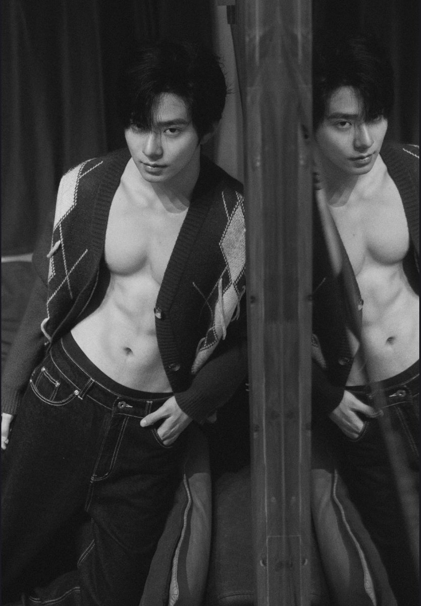 Actzoon's tweet photo. Zhang Tingrui 🥵🫣 https://t.co/anjetr4676