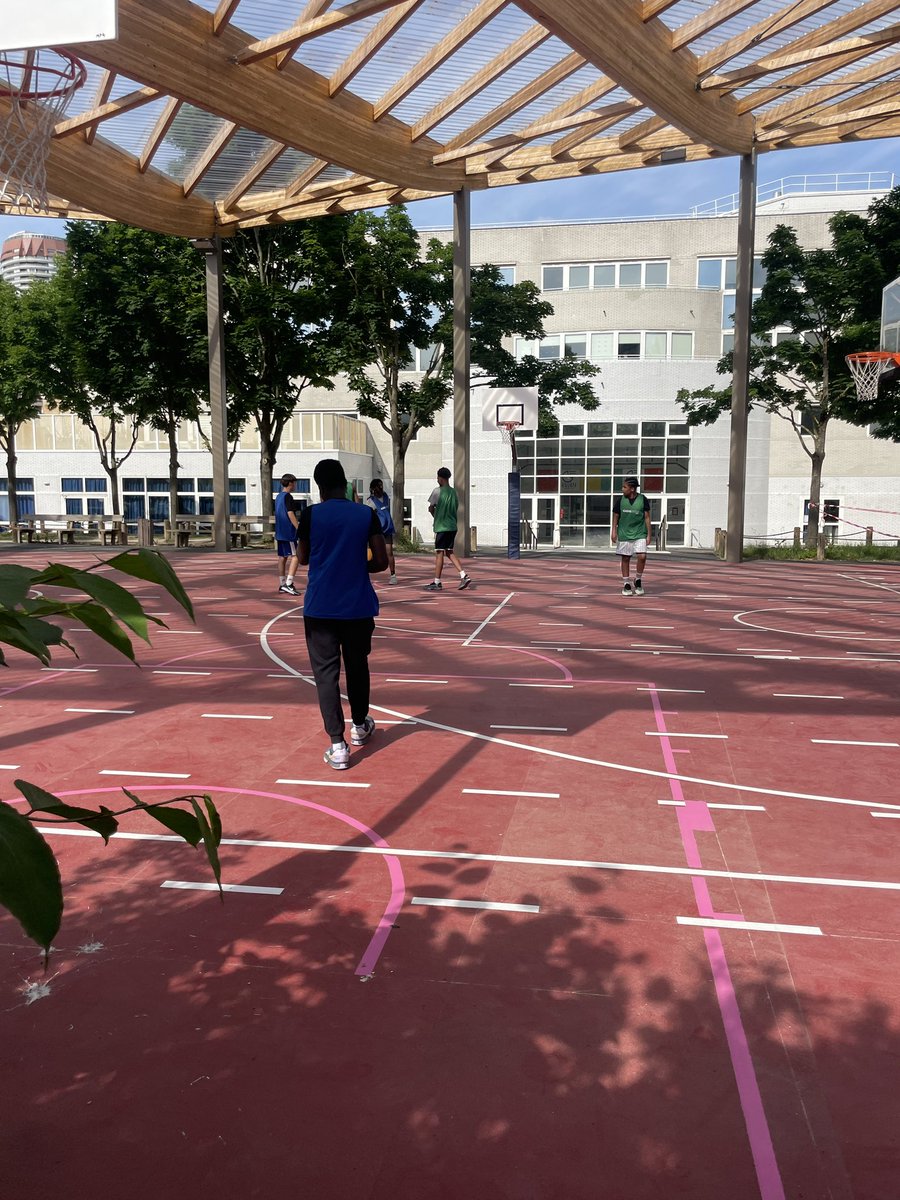 Les MAJ du projet #BASKET360 sont en cours avec de nouvelles captations aujourd’hui, 4 nouvelles situations d’arbitrage bientôt disponibles. 

Le projet est accessible ⏬️

pia.ac-paris.fr/portail/jcms/p…