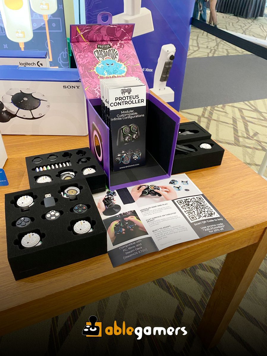 AbleGamersBR's tweet photo. Na semana passada, a AbleGamers esteve na PAX East em Boston! Nosso estande contou com parceiros incríveis, setups adaptados e até um duelo com Matthew Zeeman usando controles acessíveis. Seguimos firmes na missão de tornar os games para todos.
#SoEveryoneCanGame #PAXEast https://t.co/pRIVlEzSMd