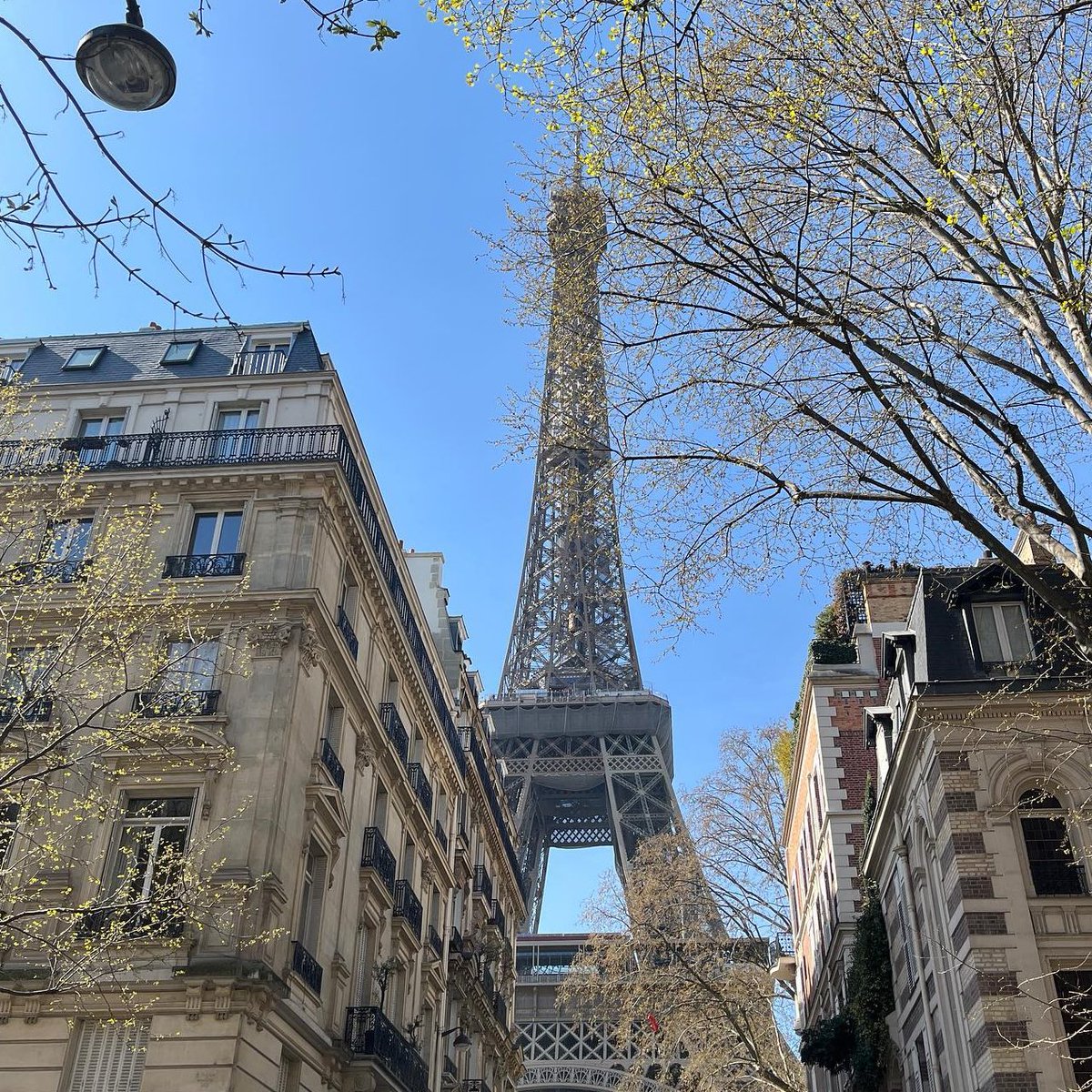 Finally ！
I came to the city I had always dreamed of😍
But in fact it was not as good as I imagined, but at least it left a deep impression on me🌤️🌤️