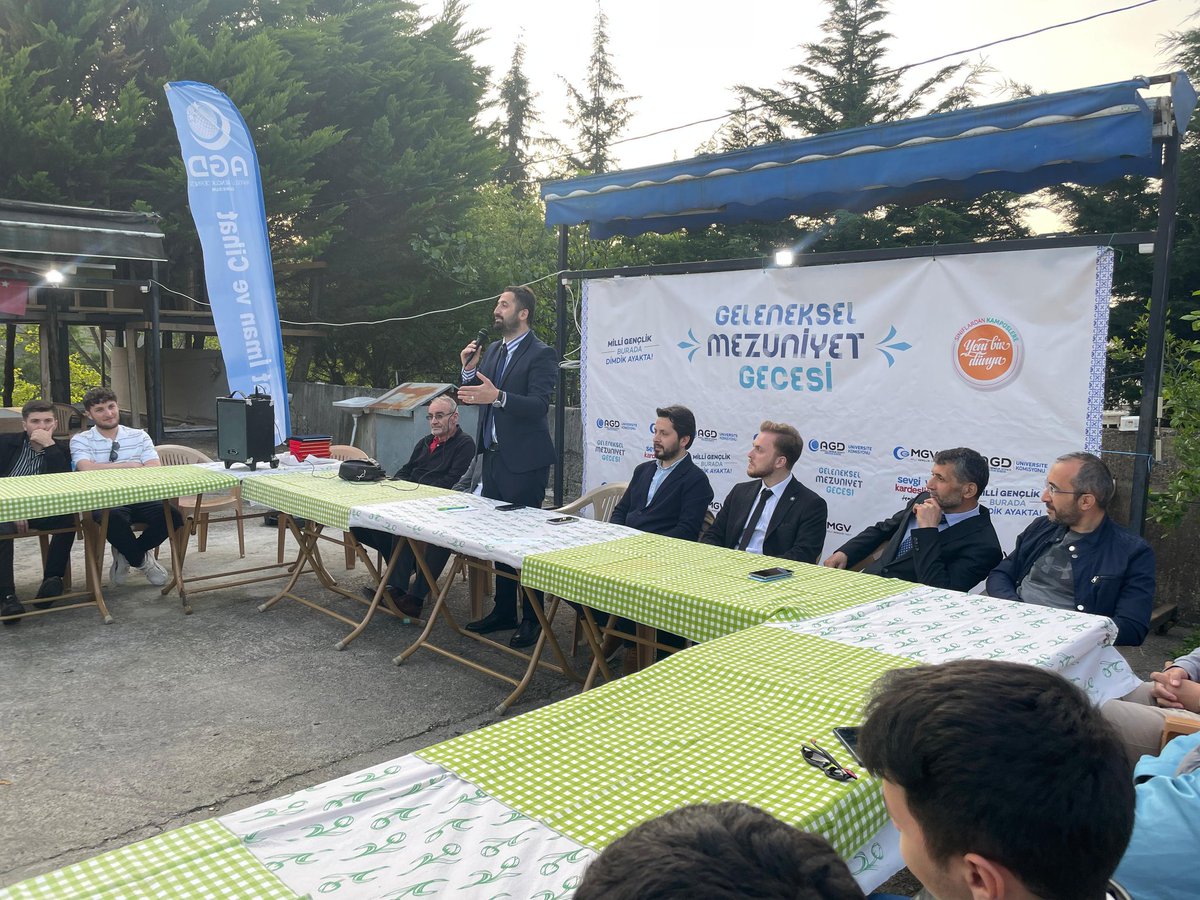 agdunigiresun's tweet photo. Geleneksel Mezuniyet Gecesi 2025

Üniversite teşkilatımızda görev almış mezun olan kardeşlerimize yönelik mezuniyet gecemizi düzenledik. https://t.co/Pav4MomIto