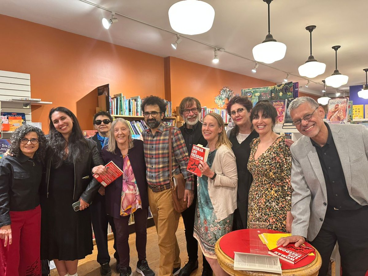 BanooZan's tweet photo. Woman Life Freedom Toronto Launch Report
#report, #EventReport, #literaryevent, #WomanLifeFreedom, #anthology, #poetry, #poems, #Iran, #PoetryOfWitness, #ProtestPoetry, #PoliticalPoetry, #FeministPoetry, #booklaunch, #PoetryBook, #publishing, #books
https://t.co/LSDcaR6yUJ https://t.co/Hzx2BSOyQw