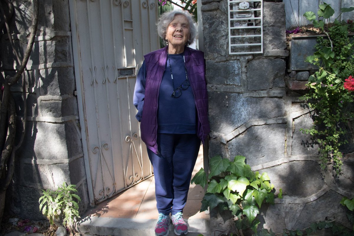AristeguiOnline's tweet photo. Elena Poniatowska, una de las figuras más emblemáticas de la literatura y el periodismo en México, celebra sus 93 años. https://t.co/3bVvKPvsAj https://t.co/5mZLKofTAZ