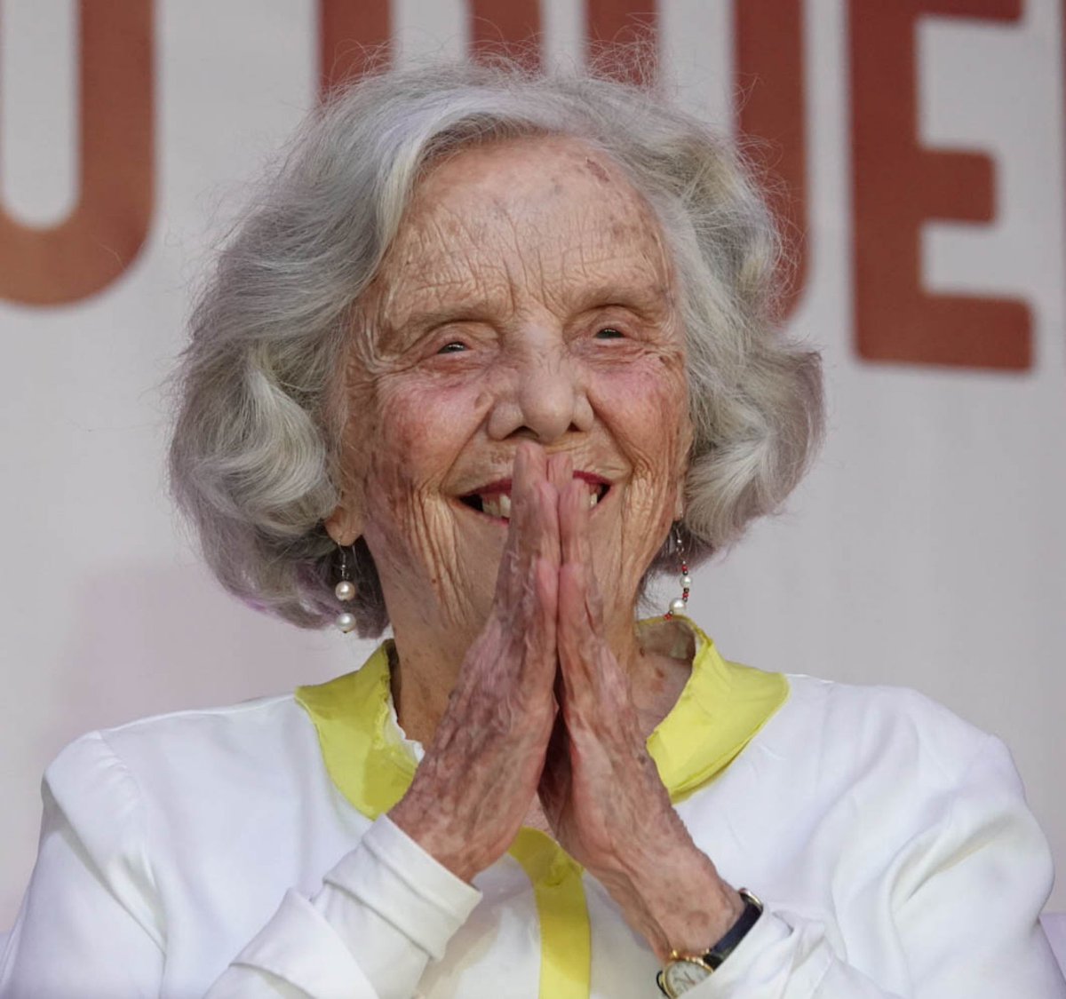 AristeguiOnline's tweet photo. Elena Poniatowska, una de las figuras más emblemáticas de la literatura y el periodismo en México, celebra sus 93 años. https://t.co/3bVvKPvsAj https://t.co/5mZLKofTAZ