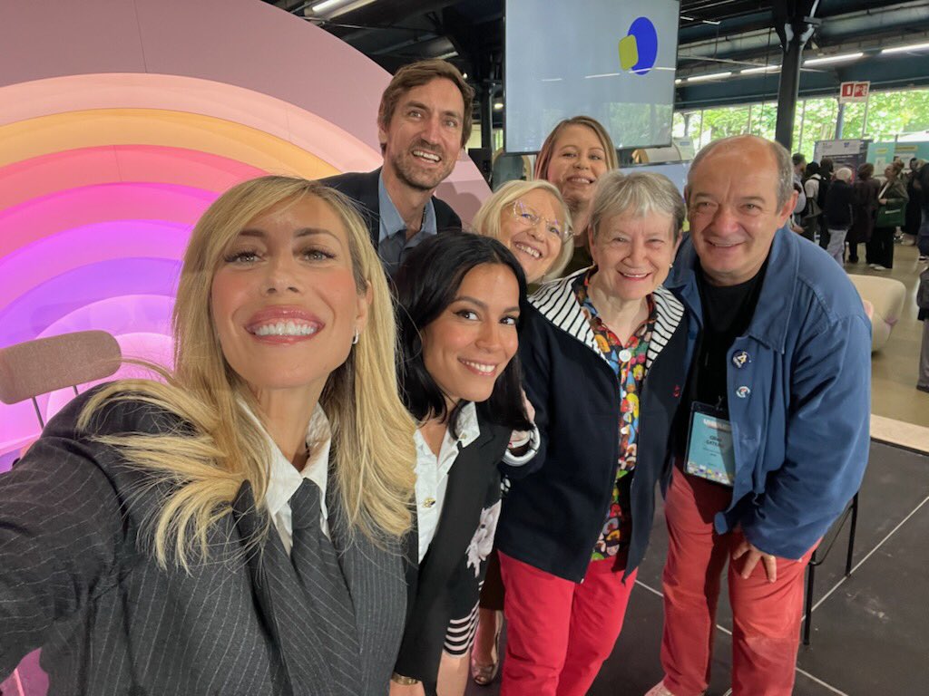 DominiqueCrochu's tweet photo. #EgalitéDesChances 🔛 Le festival #UNIQUES ? @AnthonyBabkine et @diversidays l’ont fait … 
Ravie d’avoir participé à la table ronde « Ne me parlez pas d’âge, parlez-moi de compétences » et à ♥️ ce rendez-vous collectif ensemble pour l’#inclusion, la #mixité, la #diversité .. https://t.co/SE1Tx5ovbE