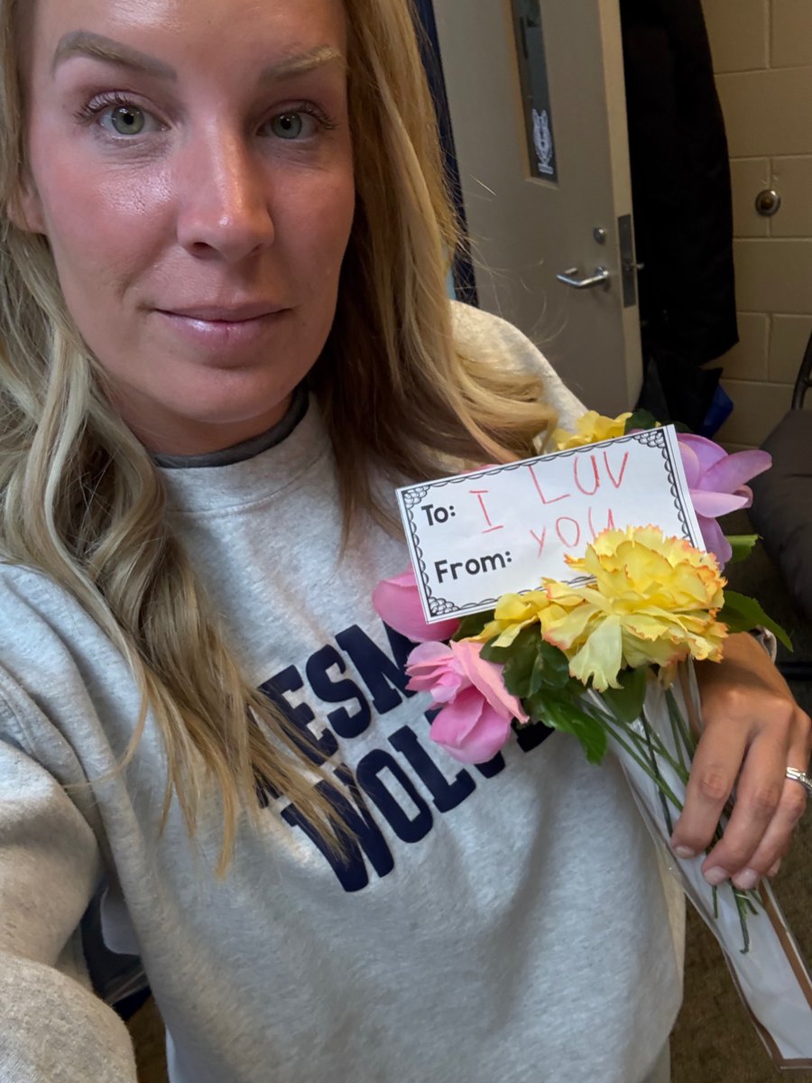 Flowers delivered via kindergarten florists. Might be the cutest thing ever 🌺