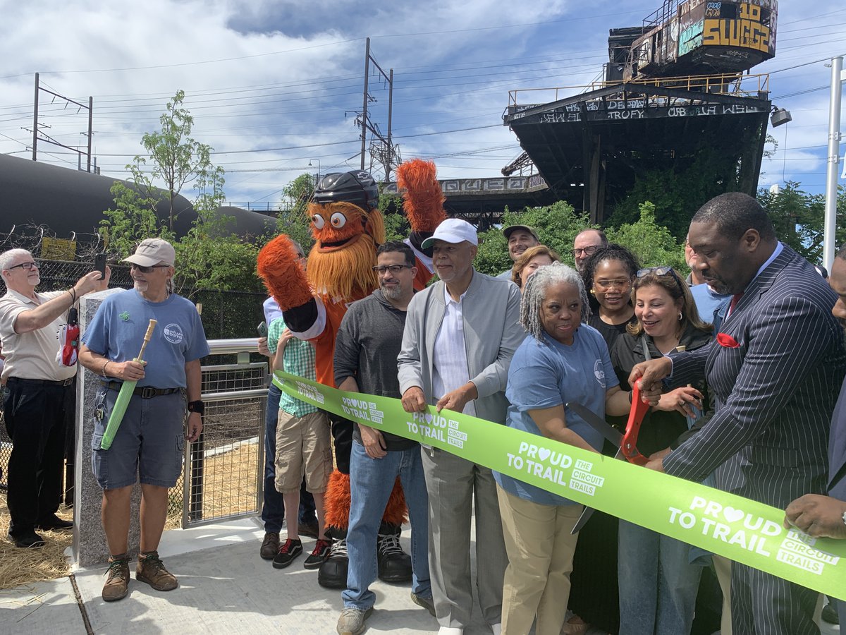 DCNRnews's tweet photo. A long-anticipated link in the Schuylkill River Trail in Philadelphia is now open! 🛣️

The Christian to Crescent Connector extends from Christian Street to 34th Street, linking Schuylkill Banks in Center City to the Grays Ferry Crescent Trail. The project transforms previously inaccessible riverfront into a public greenway and unlocks safe, off-road access to nearly seven miles of uninterrupted trail for South Philadelphia residents.

This project was made possible through nearly $15 million in investments from DCNR, @PennDOTNews, and @PADCEDnews.

Learn more: https://t.co/uO5Hwdcc7C