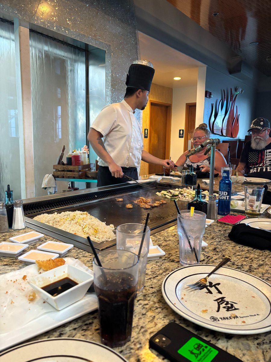 Last week, I had the pleasure of joining residents of the Emory L. Bennett VA Nursing Home and their family members for a special Japanese steakhouse dinner, graciously organized by the Veterans Support Fund.4o
