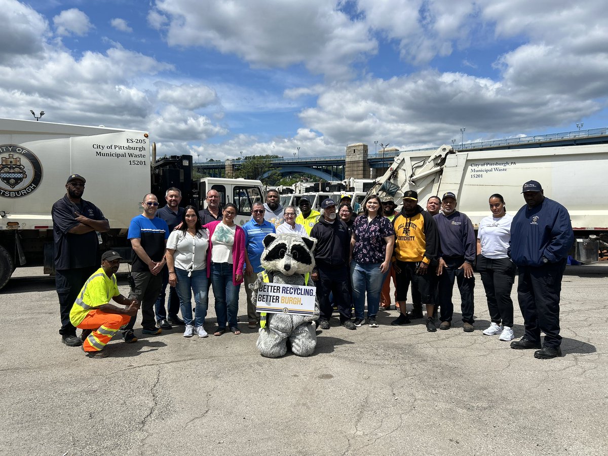 PGHDPW's tweet image. Happy National Public Works Week Pittsburgh! Every year we like to take this week as an opportunity to think our employees in public works for the hard work that they do to keep this city running.