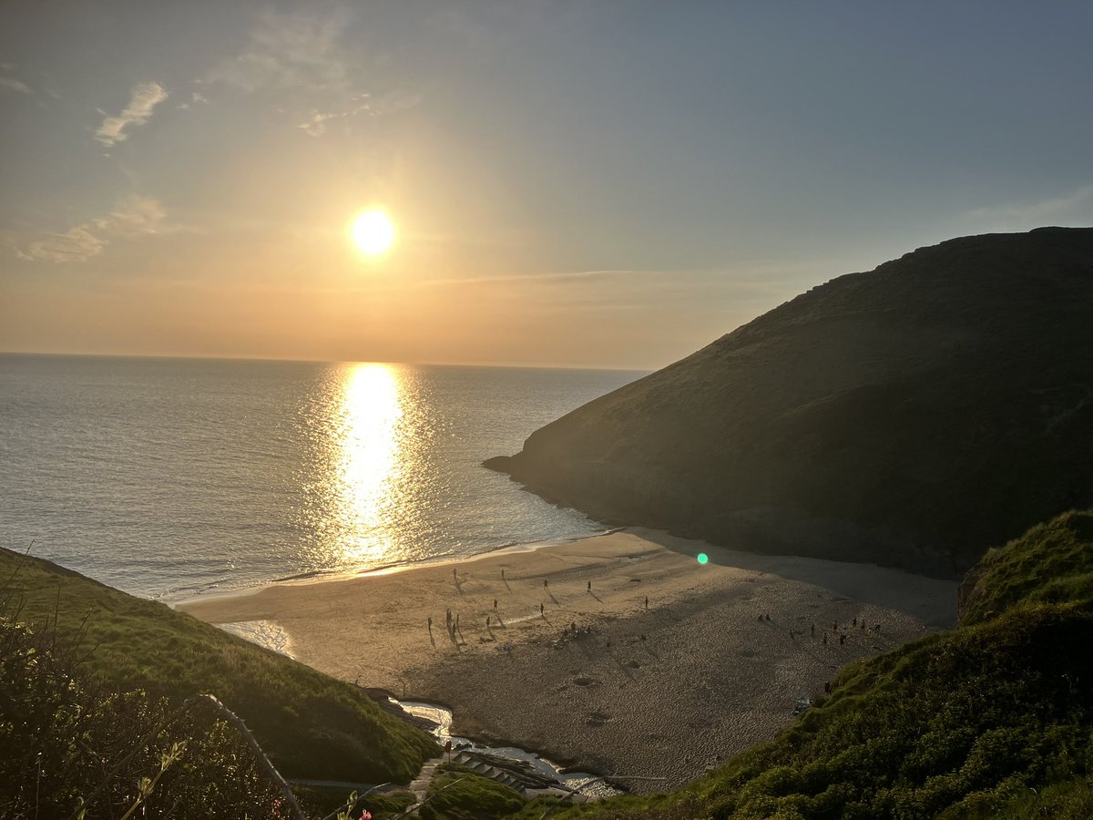 Rhidian Evans (@rhiders) on Twitter photo Gwneud yn fawr o’r tywydd
Making the most of the weather
<a href="/S4Ctywydd/">S4C Tywydd</a> <a href="/DerekTheWeather/">Derek Brockway - weatherman</a> <a href="/ThePhotoHour/">#ThePhotoHour</a> <a href="/StormHour/">#StormHour</a> <a href="/CeredigionCC/">Ceredigion Council</a> <a href="/dylandavies34/">Dyl Davies</a> Gwneud yn fawr o’r tywydd
Making the most of the weather
<a href="/S4Ctywydd/">S4C Tywydd</a> <a href="/DerekTheWeather/">Derek Brockway - weatherman</a> <a href="/ThePhotoHour/">#ThePhotoHour</a> <a href="/StormHour/">#StormHour</a> <a href="/CeredigionCC/">Ceredigion Council</a> <a href="/dylandavies34/">Dyl Davies</a>