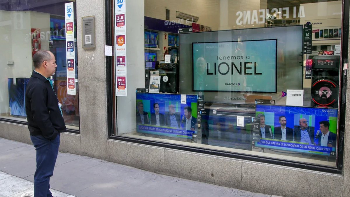 DiarioPuntal's tweet image. ‼️ La #inflación mayorista repuntó al 2,8% en abril por mayor alza de #productos #importados

👉🏻 El INDEC reveló que la variación de precios mayorista en abril es la más alta en siete meses.

🌐 Puntal.com.ar