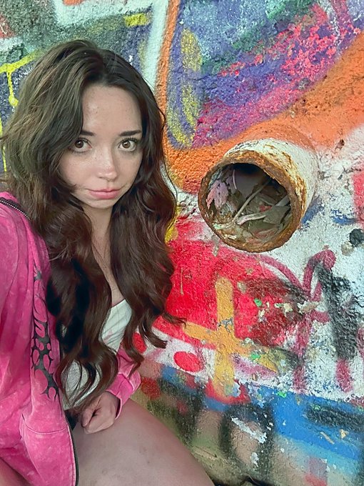 Watch Molly Moon 🌙's leaked NSFW photo on TwXstars