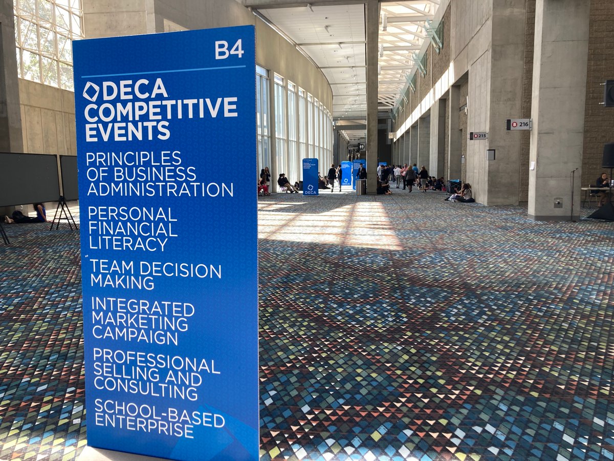 NHDECA's tweet image. The 2025 #DECAICDC is now a wonderful memory for many #NHDECA members who attended this April! Have a great summer and see you next year if you are not class of 2025! 🔷