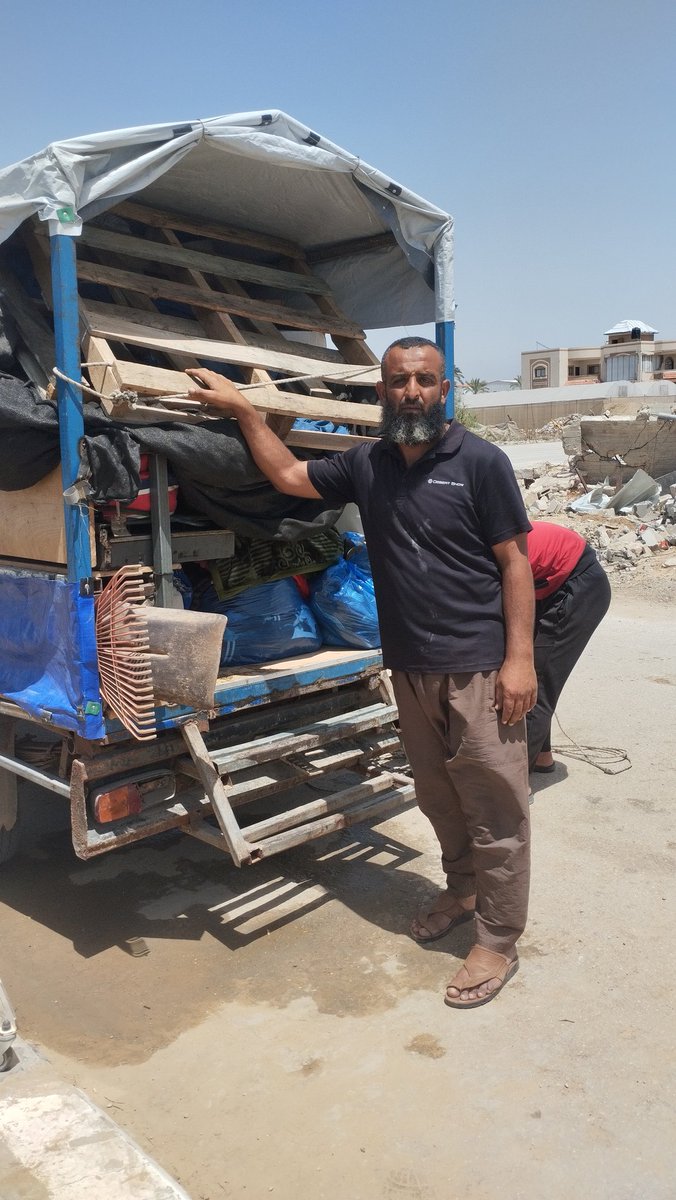 muradAlLouh's tweet photo. Hello, my brothers, I ask everyone to donate, share, quote, and retweet. I need you. I don’t have money to flee. My children and I are in danger. Please help me. Donate even a little. 💔🍉😭🙏
https://t.co/LAOdpiu3RO https://t.co/gj3XExTMMm