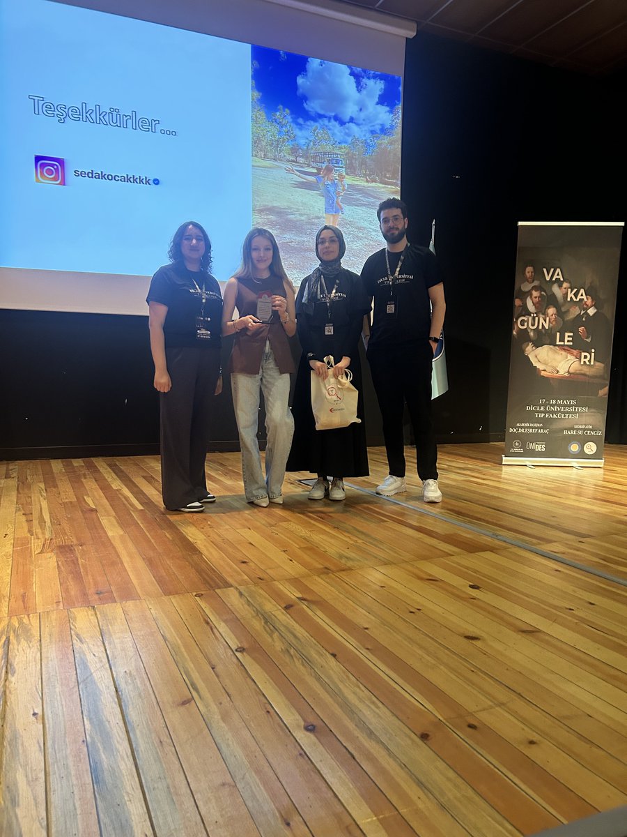 Dicle Üniversitesi Tıp Fakültesi öğrencilerinin daveti üzerine Diyarbakır’a gittim. Öyle parlak öyle temizler ki dilerim yolları hep aydınlık olur🌸