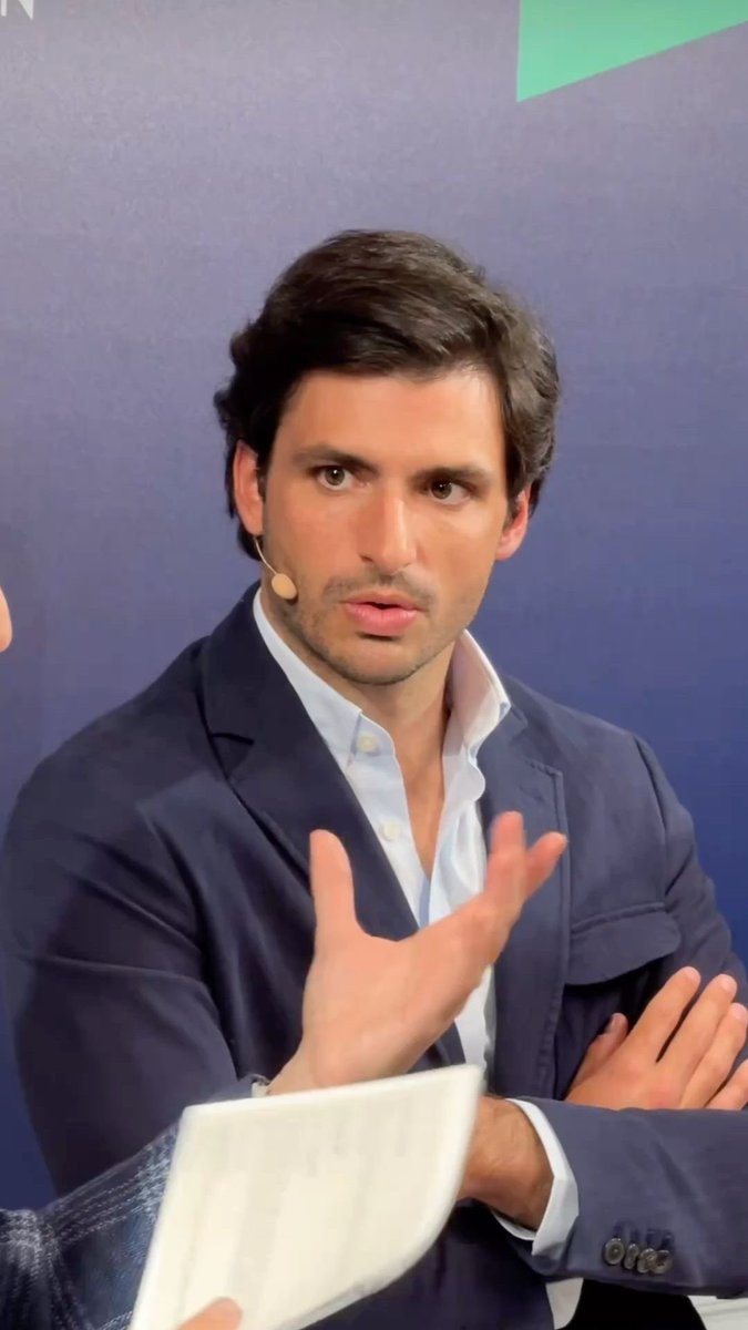 parctheferme's tweet photo. carlos sainz i’m so insane about you https://t.co/erFiNnhbKP