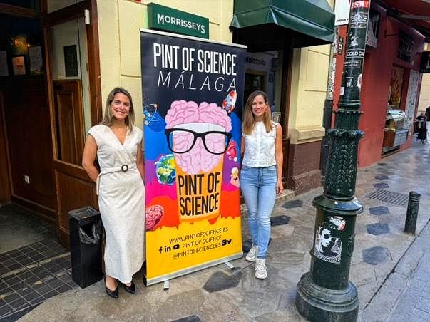 Elisa (@eliisa_cg) on Twitter photo Hoy en #Pint25MLG 🍐 hemos empezado con la temática Mente Maravillosa 💕en el bar Morriseys con dos pedazo de ponentes, <a href="/liondoescience/">Ana León-Rodríguez</a> y <a href="/jmariangoodman/">Dra. Jessica Marian Goodman-Casanova</a> 💜💜
Mañana seguimos más y al menos igual o mejor 💪🏻
#Pint25 #Pint25ES Hoy en #Pint25MLG 🍐 hemos empezado con la temática Mente Maravillosa 💕en el bar Morriseys con dos pedazo de ponentes, <a href="/liondoescience/">Ana León-Rodríguez</a> y <a href="/jmariangoodman/">Dra. Jessica Marian Goodman-Casanova</a> 💜💜
Mañana seguimos más y al menos igual o mejor 💪🏻
#Pint25 #Pint25ES