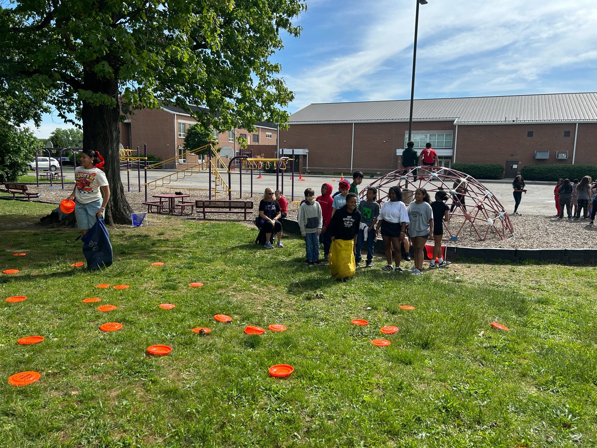Middletown City Schools (@middletownoh) on Twitter photo 🎉 One Last Hoorah! 🎉
It's the end of an era, as it was the last 6th-grade-only Field Day for <a href="/Highview6th/">Highview 6th Grade Center</a> Grade Center.
💜 Here’s to celebrating the joy, friendship, and traditions that make Highview so special.
#MiddieRising 🎉 One Last Hoorah! 🎉
It's the end of an era, as it was the last 6th-grade-only Field Day for <a href="/Highview6th/">Highview 6th Grade Center</a> Grade Center.
💜 Here’s to celebrating the joy, friendship, and traditions that make Highview so special.
#MiddieRising