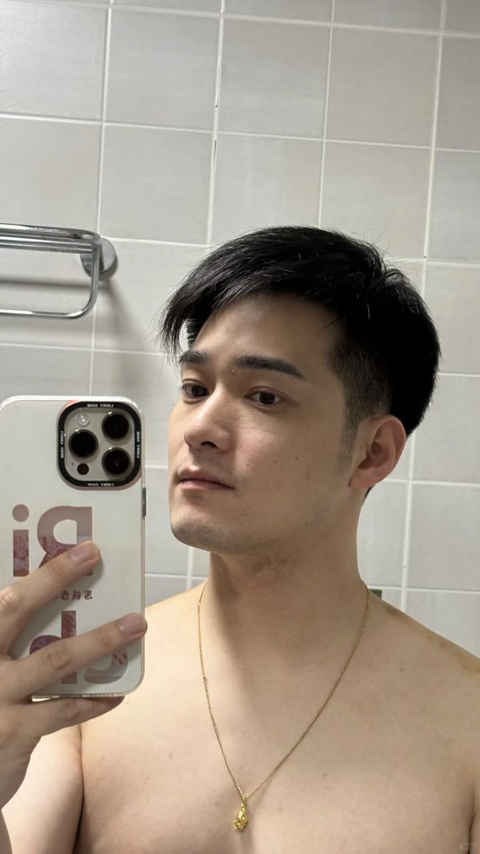 A29TG's tweet photo. 95/182男生身材比例哇塞， 想找个1V1的小美，今天5.20希望能不在一个人，礼物金币已备好...
#重庆投稿  #重庆线下 https://t.co/u6JAprzCEv