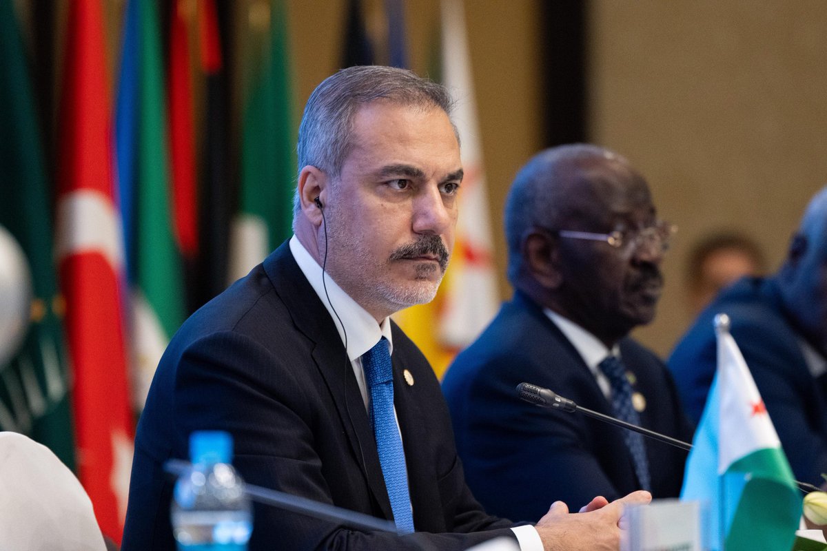 ”Zıpla zıpla zıplamayan Tayyipçi” diyerek zıplayanlar!

Daha bunun ”Hopla hopla hoplamayan Hakancı” evresi var. 
Alıştırın şimdiden bu fikre kendinizi.😆
#hakanfidan