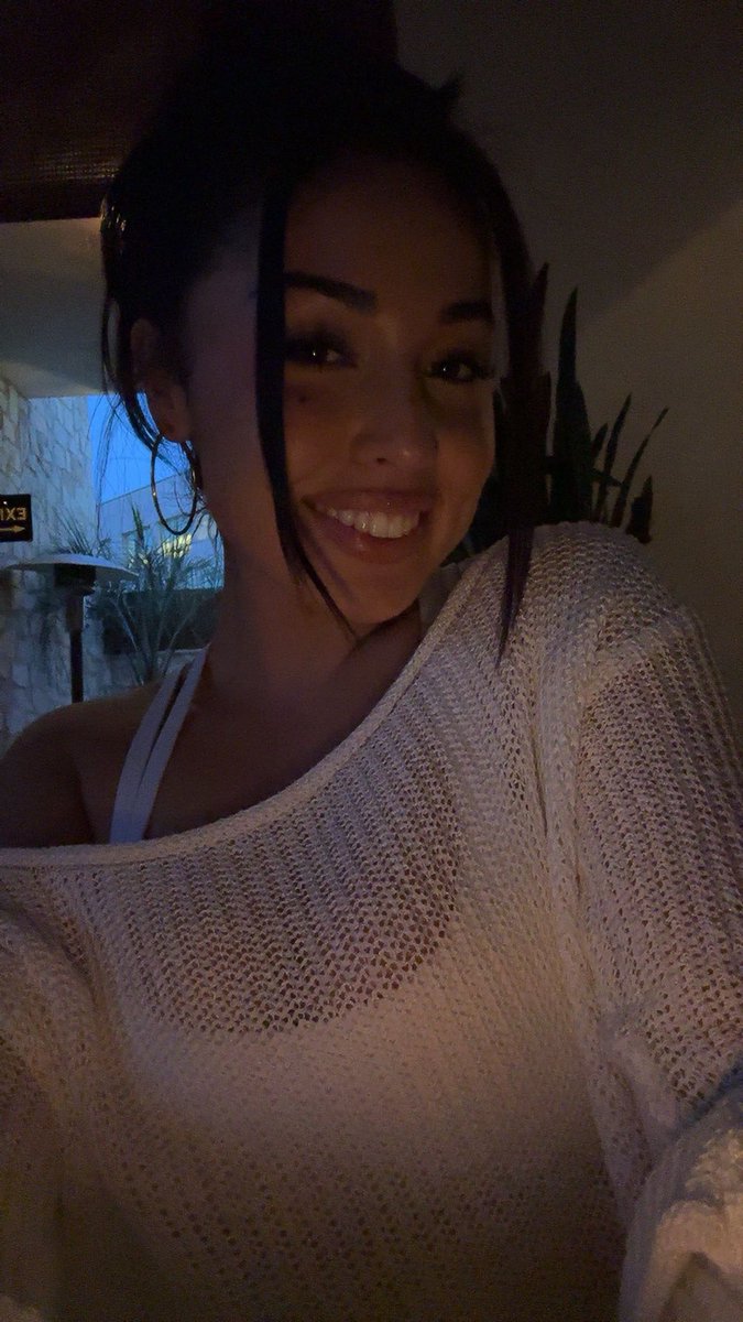 I don’t know why but this just gives MILF