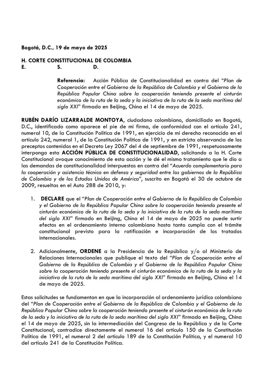 WRadioColombia's tweet photo. #NoticiaW | El exministro de Agricultura, Rubén Darío Lizarralde, demandó ante la Corte Constitucional el Plan de adhesión de Colombia a la “Ruta de la Seda” con China, reclamando que el Gobierno no contó con la autorización del Congreso de la República, como asegura, es debido. https://t.co/90kCnpk0N4