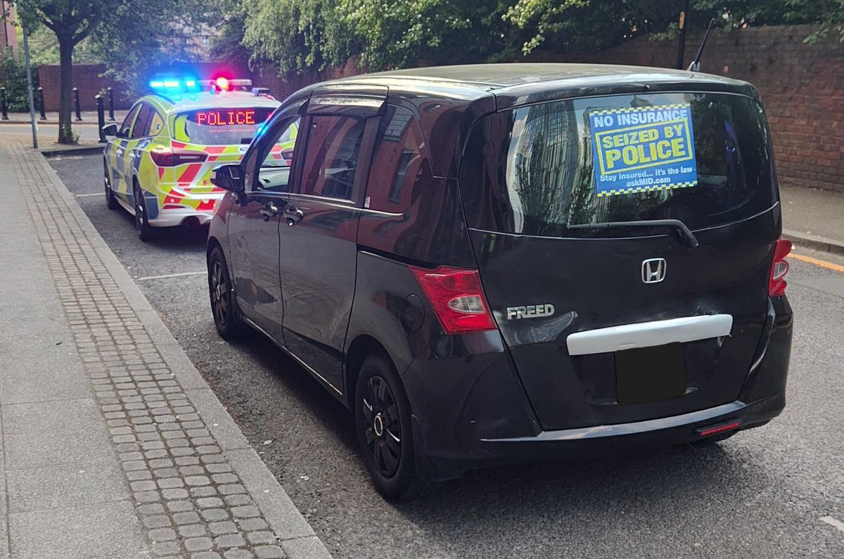 Chester Road, Manchester.

Stopped as no insurance shown held on the PNC or MID database. 

Checks revealed driver had  documents sent via WhatsApp from someone online and had no access to the insurers secure portal. 

Suspected #Ghostbroker

Vehicle Seized.

#FATAL4 #Visionzero