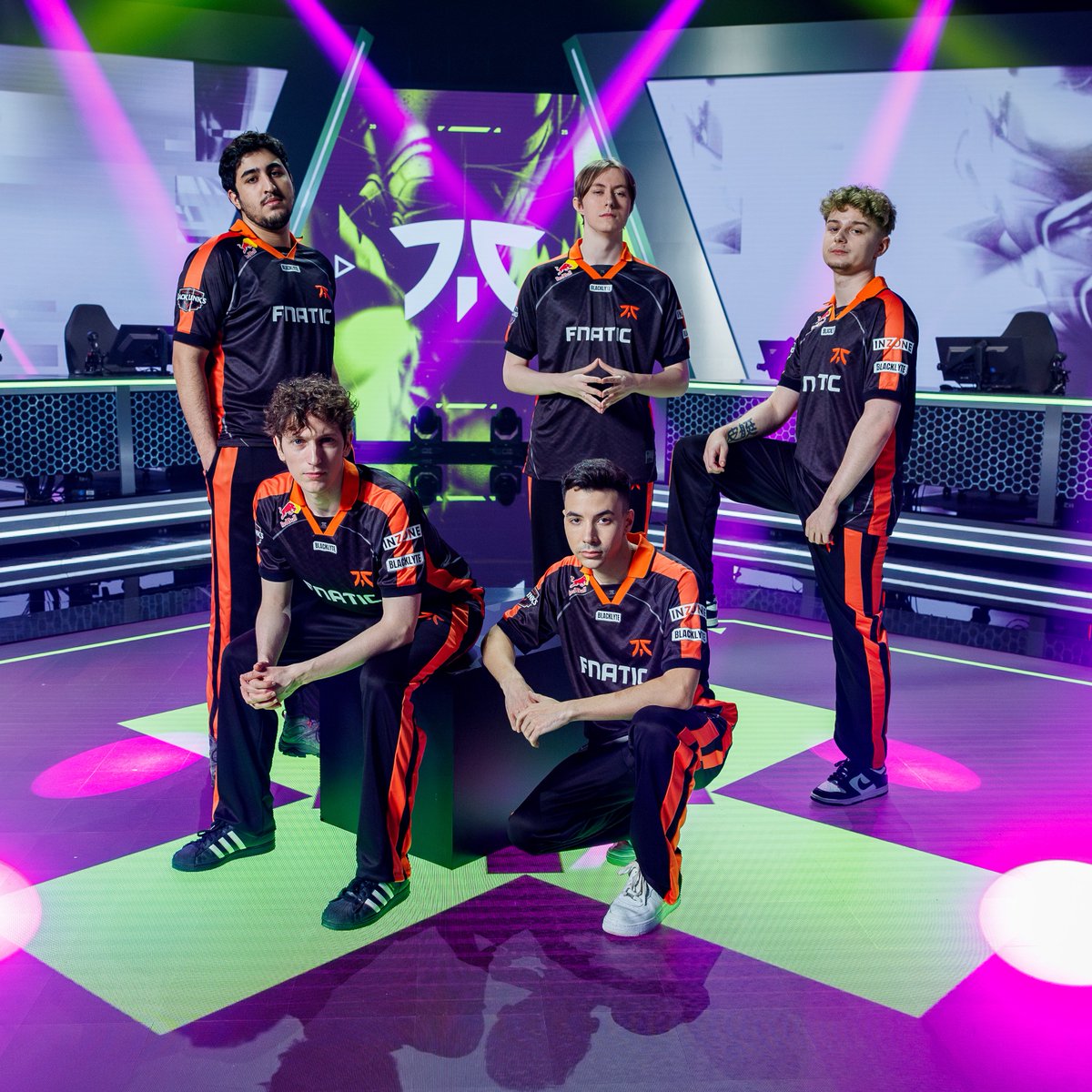 Did you know that <a href="/FNATIC/">FNATIC</a> are the oldest team heading to #VALORANTMasters Toronto?👴

The average age of the team is 24years and 83 days, with <a href="/OfficialBoaster/">FNATIC Boaster</a> being the oldest player attending the event.

With age comes experience. FNATIC are the most decorated team to attend🏆