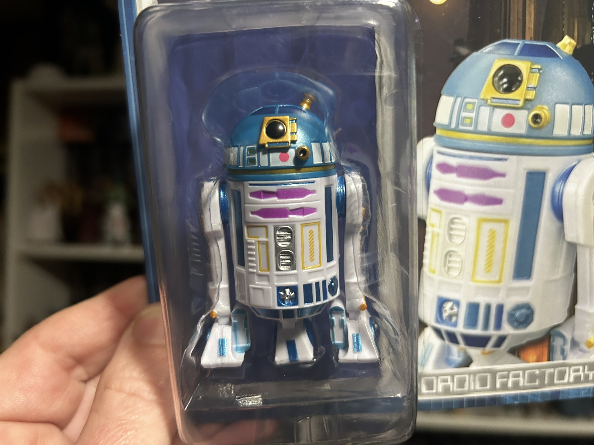 ディズニーランド70周年 スターウォーズ R2-DL70 フィギュア 70周年