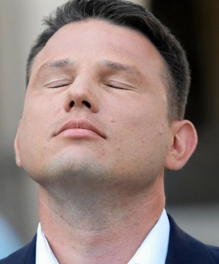 Mentzen: "Zapraszam na jutro na godz. 12 na konferencję prasową w Sejmie. Powiem komu udzielę poparcia w drugiej turze wyborów" ...czyli JA Slawek...ogłoszę jutro kto zostanie prezydentem...
...i w takiej właśnie czarnej doopie się wszyscy znaleźliśmy...