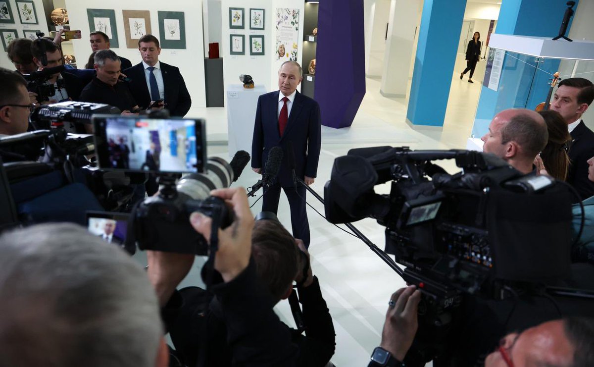 Cancillería de Rusia 🇷🇺 (@mae_rusia) on Twitter photo ⚡️ Declaración del Presidente de Rusia, Vladímir #Putin, para los medios tras la conversación telefónica con <a href="/realDonaldTrump/">Donald J. Trump</a>
💬 Rusia está a favor de una solución pacífica a la crisis ucraniana. Solo debemos determinar las vías más eficaces hacia la paz
t.me/MAERusia/5754 ⚡️ Declaración del Presidente de Rusia, Vladímir #Putin, para los medios tras la conversación telefónica con <a href="/realDonaldTrump/">Donald J. Trump</a>
💬 Rusia está a favor de una solución pacífica a la crisis ucraniana. Solo debemos determinar las vías más eficaces hacia la paz
t.me/MAERusia/5754
