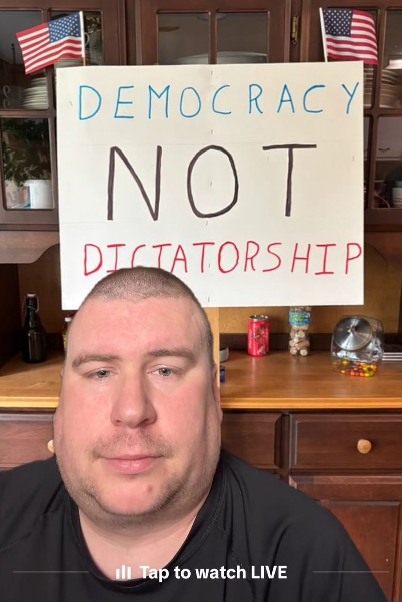 Why do these Trump hating leftist loons always have the same look about them 😳🤔
Just look at this potato 🥔 head