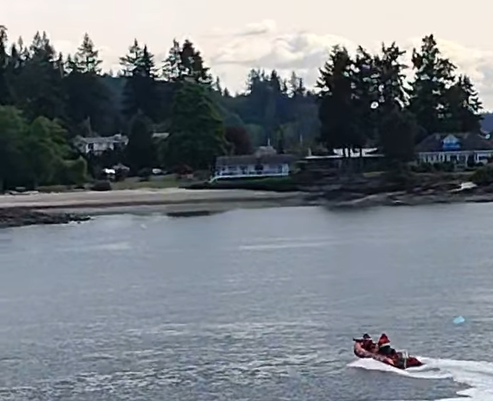 wsferries's tweet photo. Yesterday in Rich Passage near Bremerton, our crew aboard #WallaWalla launched a rescue boat after a kayaker was spotted in distress. The person was safely brought to shore. Shout out to the crew and all who watch over the Salish Sea! 📹: Jared Ketchum https://t.co/ILqMUlsgAd