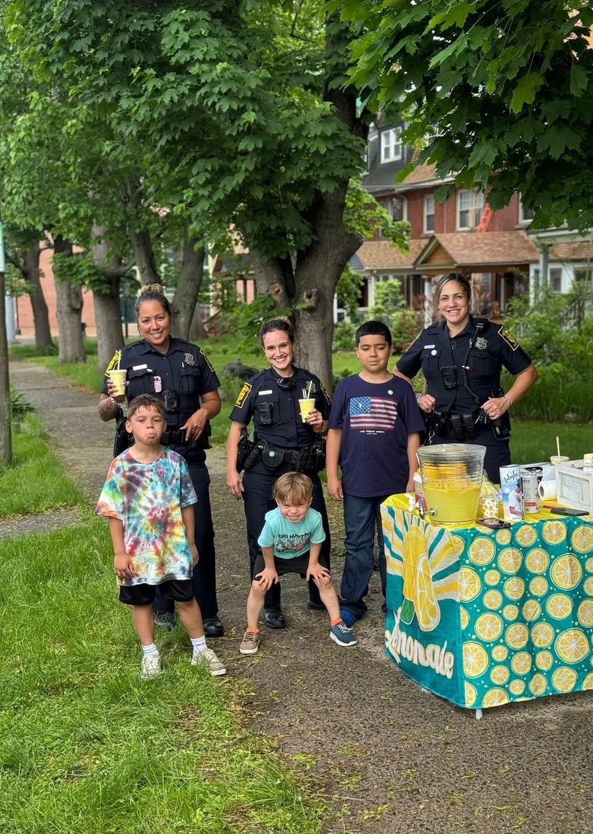Officers, kids unite for lemonade!!!!