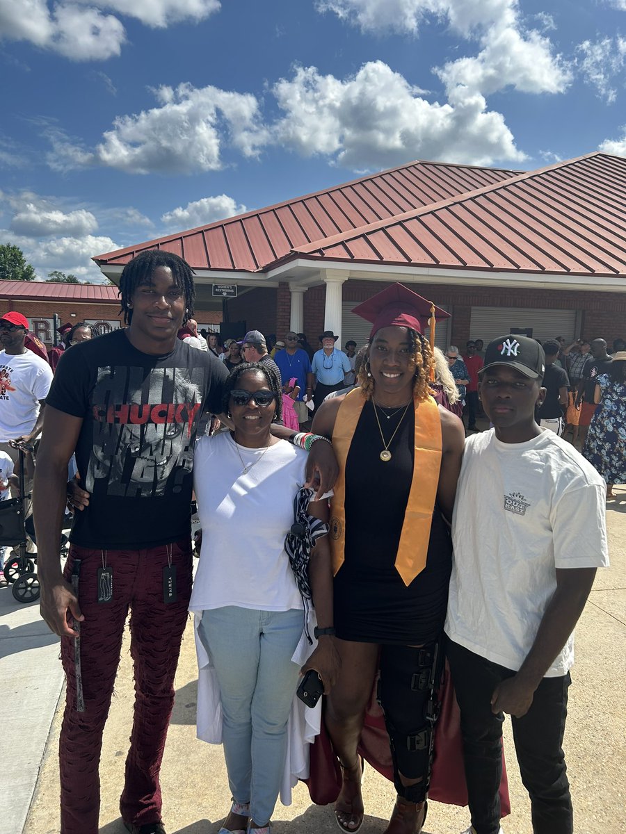 Roge'Ne' Hillard tweet media