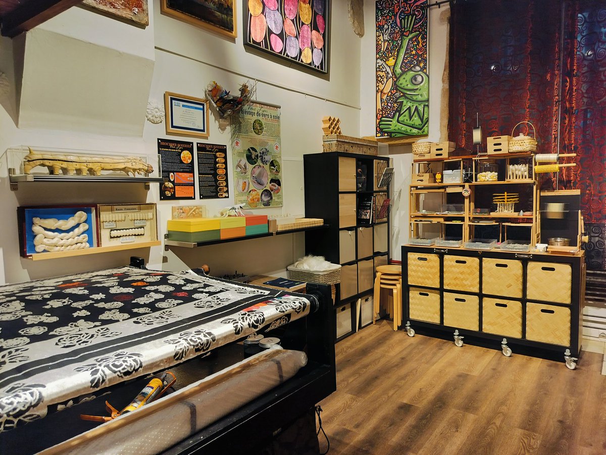 The ISC delegation visited the museum and the showroom of Brochier Soieries, Lyon France, the agency working for the development of the silk industry  in France since 1890. The museum is very informative and the products displayed are found to be very unique.