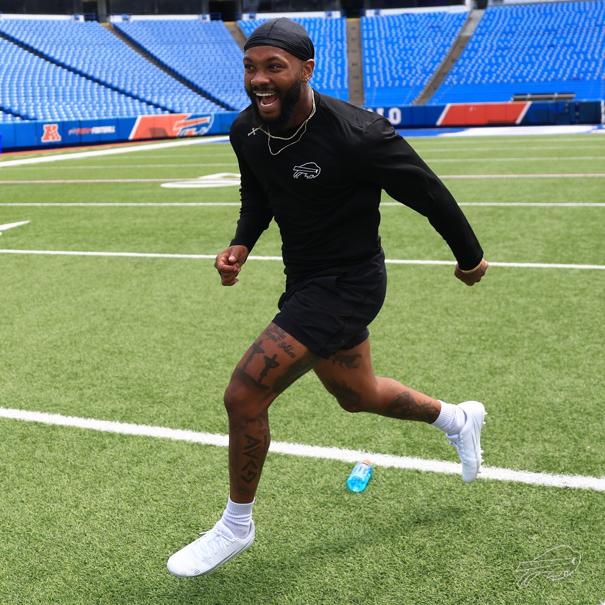BuffaloBills's tweet photo. 𝐓𝐔𝐆 𝐎𝐅 𝐖𝐀𝐑. 😤

#GoBills | #BillsMafia