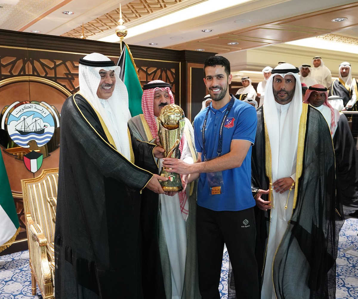 تشرفنا هذا المساء برعاية وحضور سمو ولي العهد الشيخ صباح خالد الحمد الصباح حفظه الله للمباراة النهائية على كأس سموه لكرة القدم في تأكيد على دعم القيادة السياسية حفظهم الله ورعاهم المتواصل للرياضة والرياضيين وحرصها على تحفيزهم وتقدير عطائهم.

تجسد هذه الرعاية السامية المكانة التي