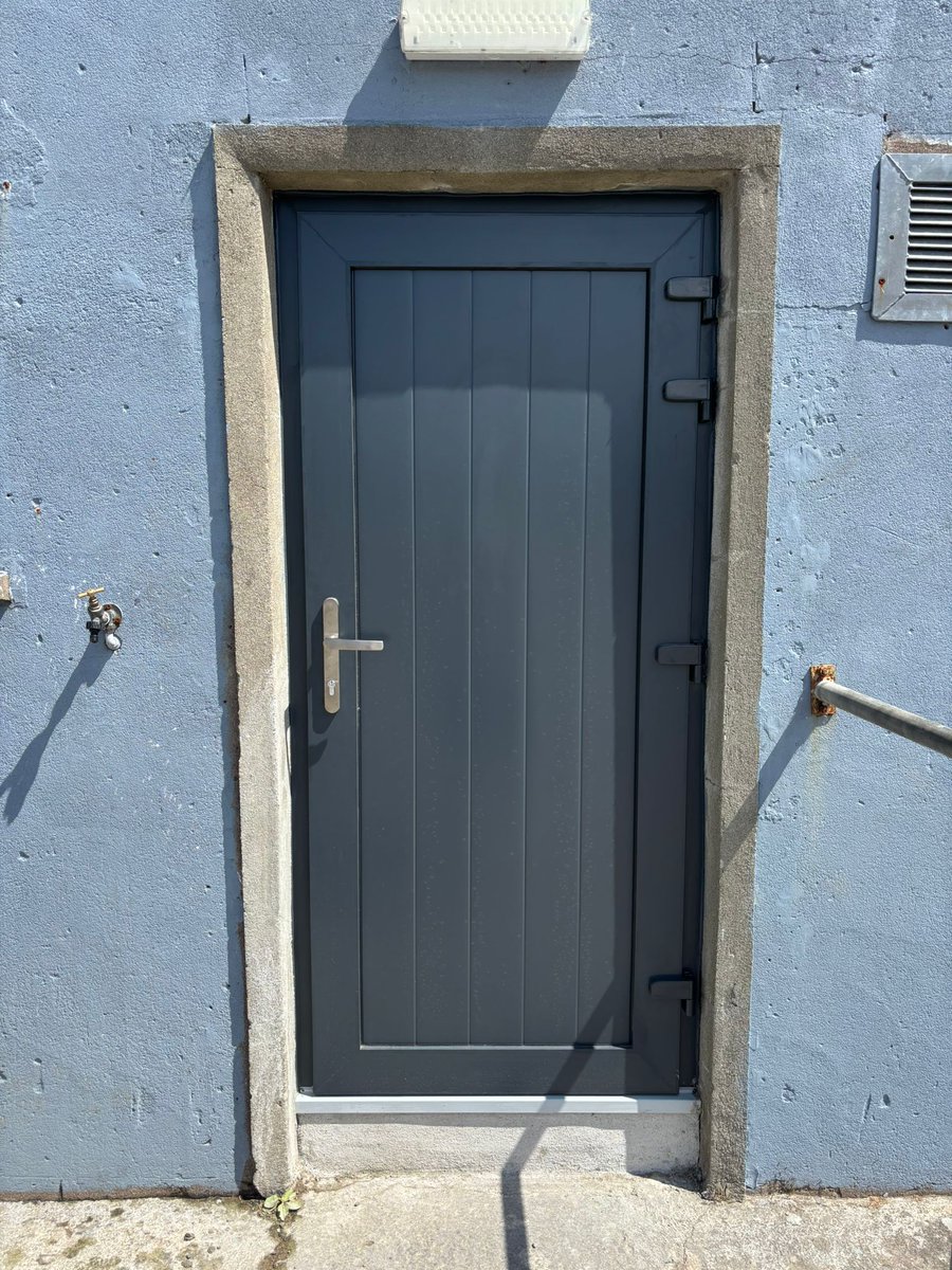 Bandon GAA club development committee were busy last week with the installation of new windows and doors in the GAA Pavilion. This refurbishment project will greatly improve energy savings and security for GAA Pavilion.