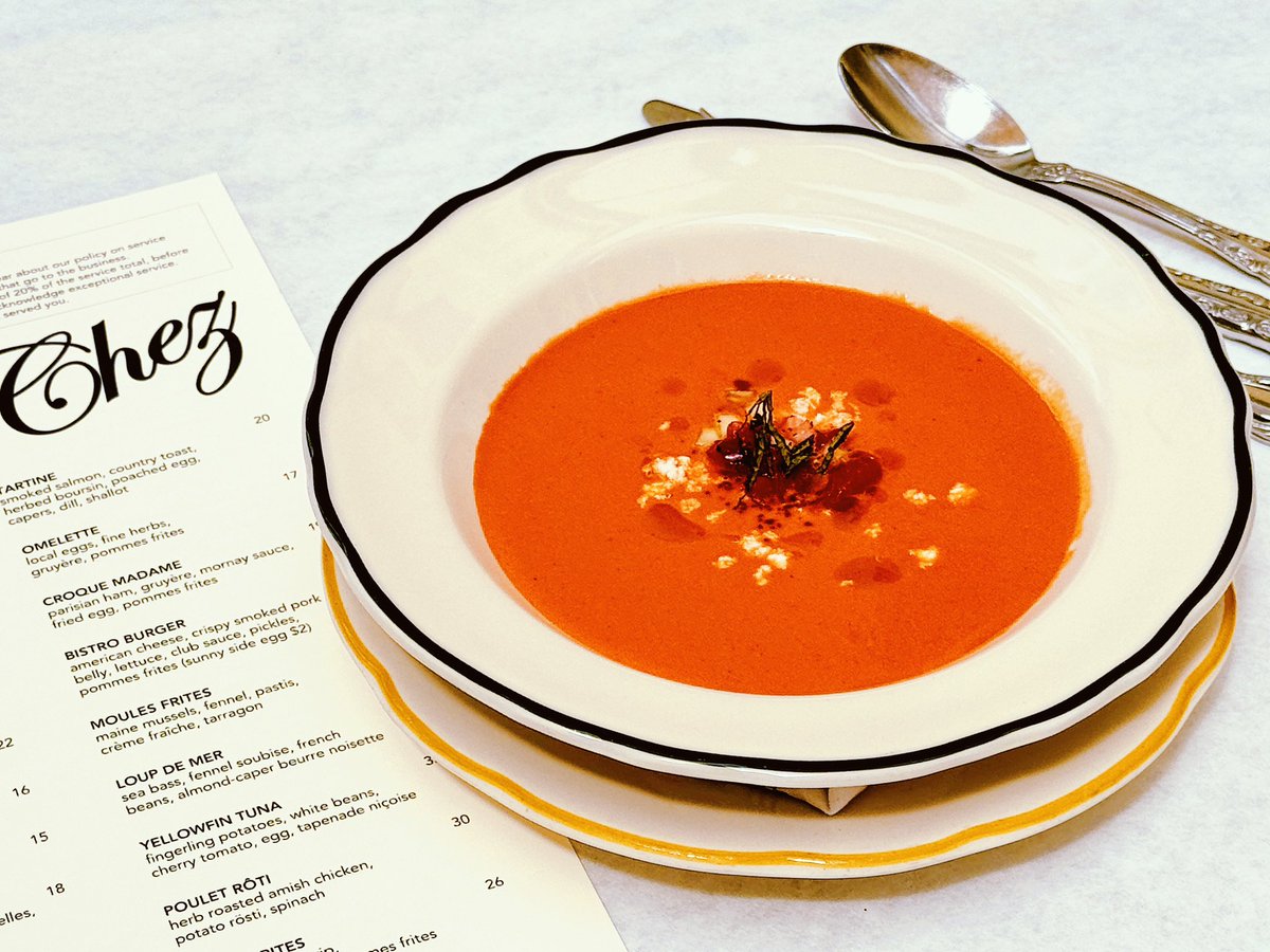 As the temp keeps climbing, time for a refreshing summer favorite 💕🍓
Gazpacho aux Fraises.
Chilled strawberry soup, French feta, English cucumber, mint, piquillo pepper.
Available for lunch, dinner, or weekend brunch.
#georgetown