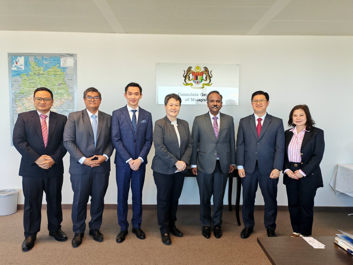 MyCEB's tweet photo. Miss Tan Mei Phing, CEO of MyCEB, visited His Excellency Consul Mohd. Fadzli Mohd. Radzi at the Consulate General of Malaysia in Frankfurt, accompanied by YB Tuan Sivakumar, Chairman of MyCEB, to strengthen diplomatic and industry ties.
#MyCEB #MyMOTAC #ImexFrankfurt2025 https://t.co/1UjvaoiWAh