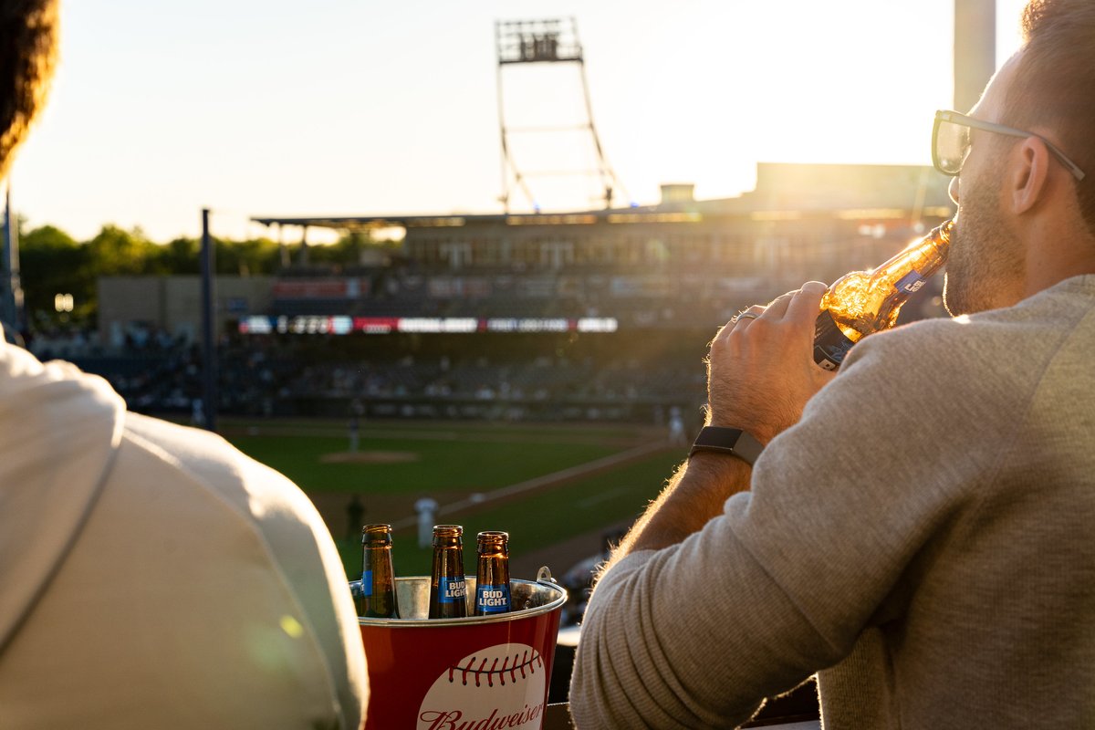 thirdandhomebar's tweet photo. The Sounds are back in town this week ⚾ Come catch the game from Third and Home 🎉 Join us for delicious food, drinks, and a beautiful baseball backdrop Tuesday-Friday from 4:00pm until the end of the game and Saturday-Sunday from 11:00am until the end of the game! https://t.co/qIKR14GWyc