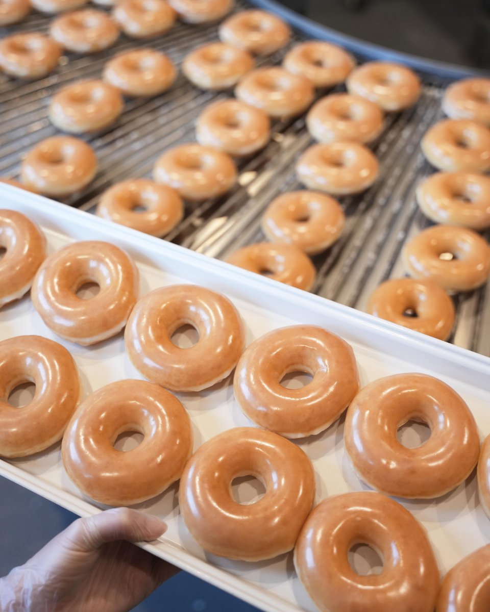 krispykreme tweet picture